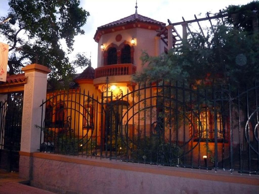 Bed and Breakfast Posada Chalet De Bassi Mendoza Exterior foto